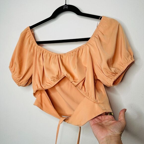 Le Lis Peach Puffed Short Sleeve Front Tie Elastic Neck Sleeve Crop Top L - Picture 9 of 15
